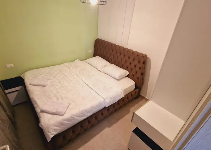 アパート For 6 Person With Garden